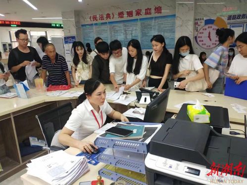 道縣教育局政務(wù)窗口 主動(dòng)加班服務(wù)，以創(chuàng)意服務(wù)贏民心